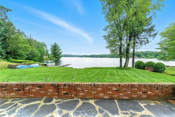 $699,000 | 17 Moorings Way, West Brookfield, MA 01585