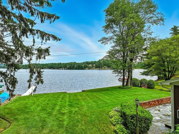 $699,000 | 17 Moorings Way, West Brookfield, MA 01585