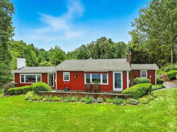 $699,000 | 17 Moorings Way, West Brookfield, MA 01585