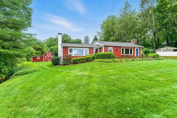 $699,000 | 17 Moorings Way, West Brookfield, MA 01585