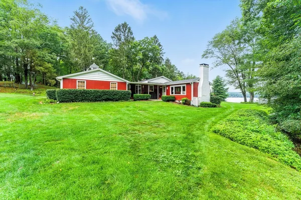 $699,000 | 17 Moorings Way, West Brookfield, MA 01585