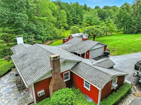 $699,000 | 17 Moorings Way, West Brookfield, MA 01585