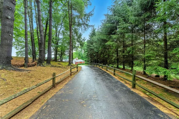 $699,000 | 17 Moorings Way, West Brookfield, MA 01585