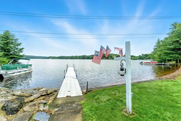 $699,000 | 17 Moorings Way, West Brookfield, MA 01585