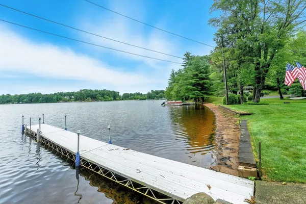 $699,000 | 17 Moorings Way, West Brookfield, MA 01585