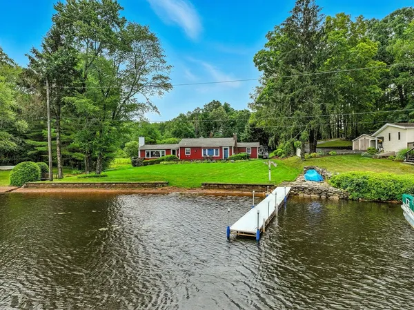 $699,000 | 17 Moorings Way, West Brookfield, MA 01585