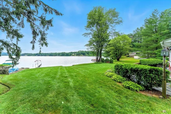 $699,000 | 17 Moorings Way, West Brookfield, MA 01585
