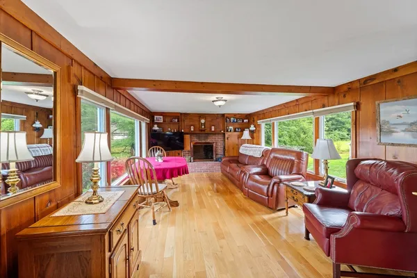 $699,000 | 17 Moorings Way, West Brookfield, MA 01585