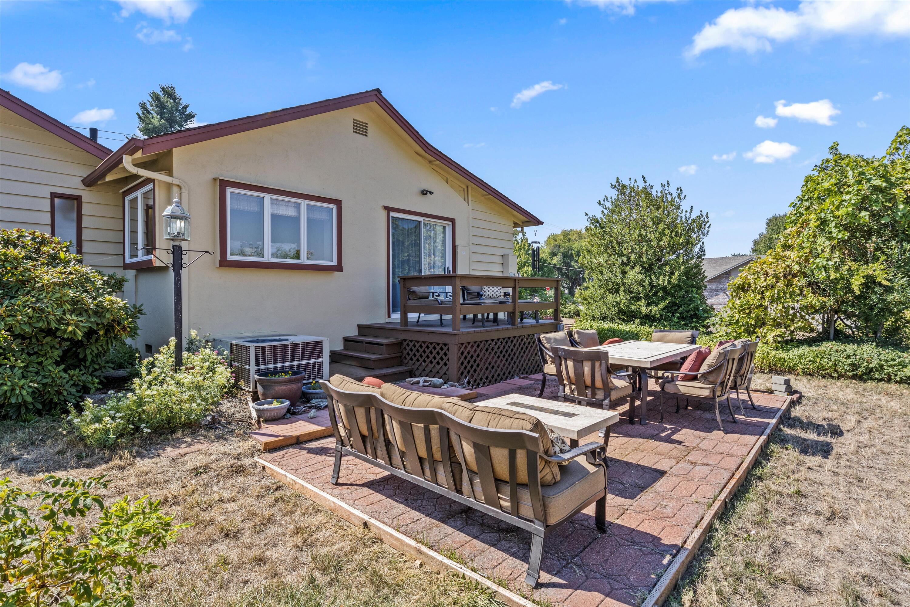 1635 Leonard Road Grants Pass, OR 97527 - Photo 13 of 37 13-IMG_0489