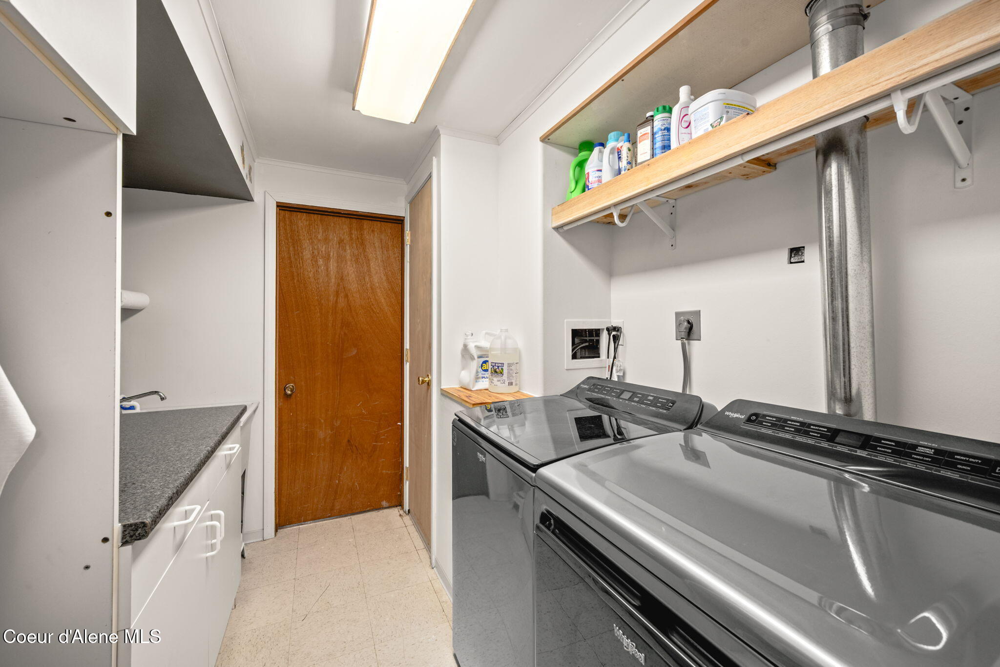 2087 East Glacier Road Hayden, ID 83835 - Photo 51 of 82 Laundry Room