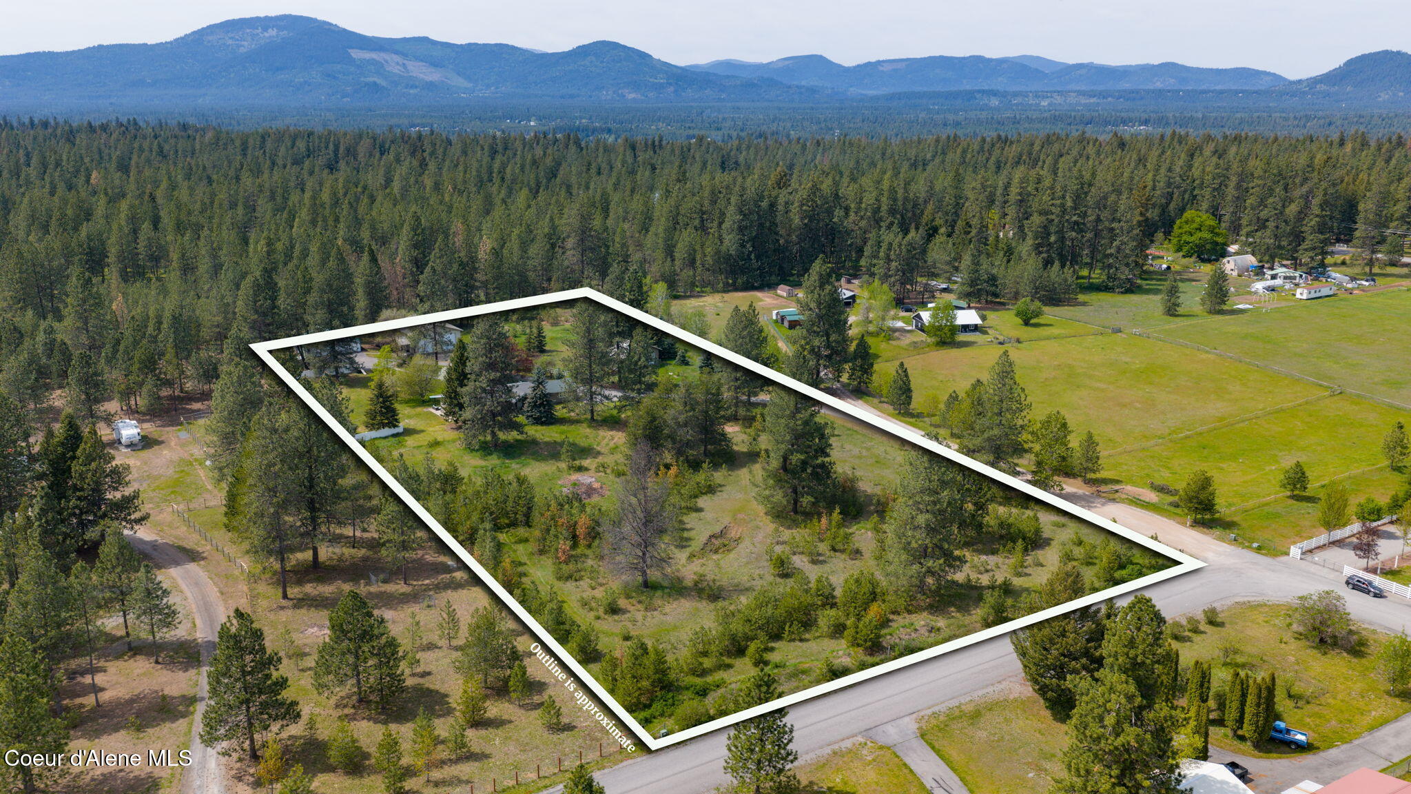 2087 East Glacier Road Hayden, ID 83835 - Photo 6 of 82 Ariel View