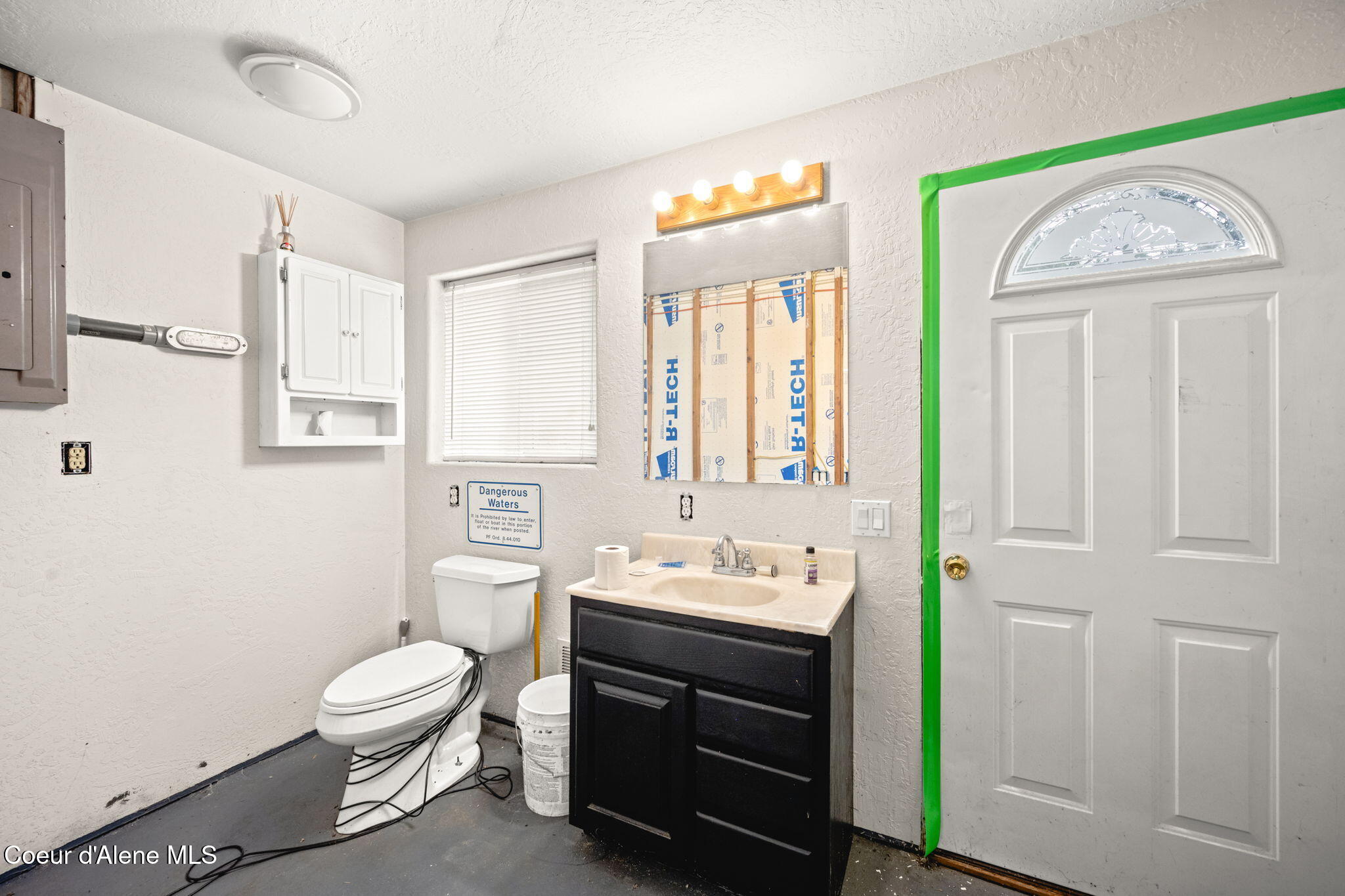 2087 East Glacier Road Hayden, ID 83835 - Photo 74 of 82 Shop Bathroom
