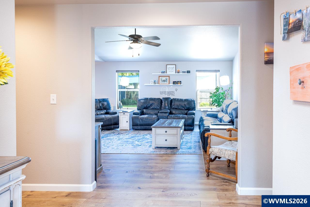 3243 Clearwater Drive Albany, OR 97321 - Photo 11 of 42