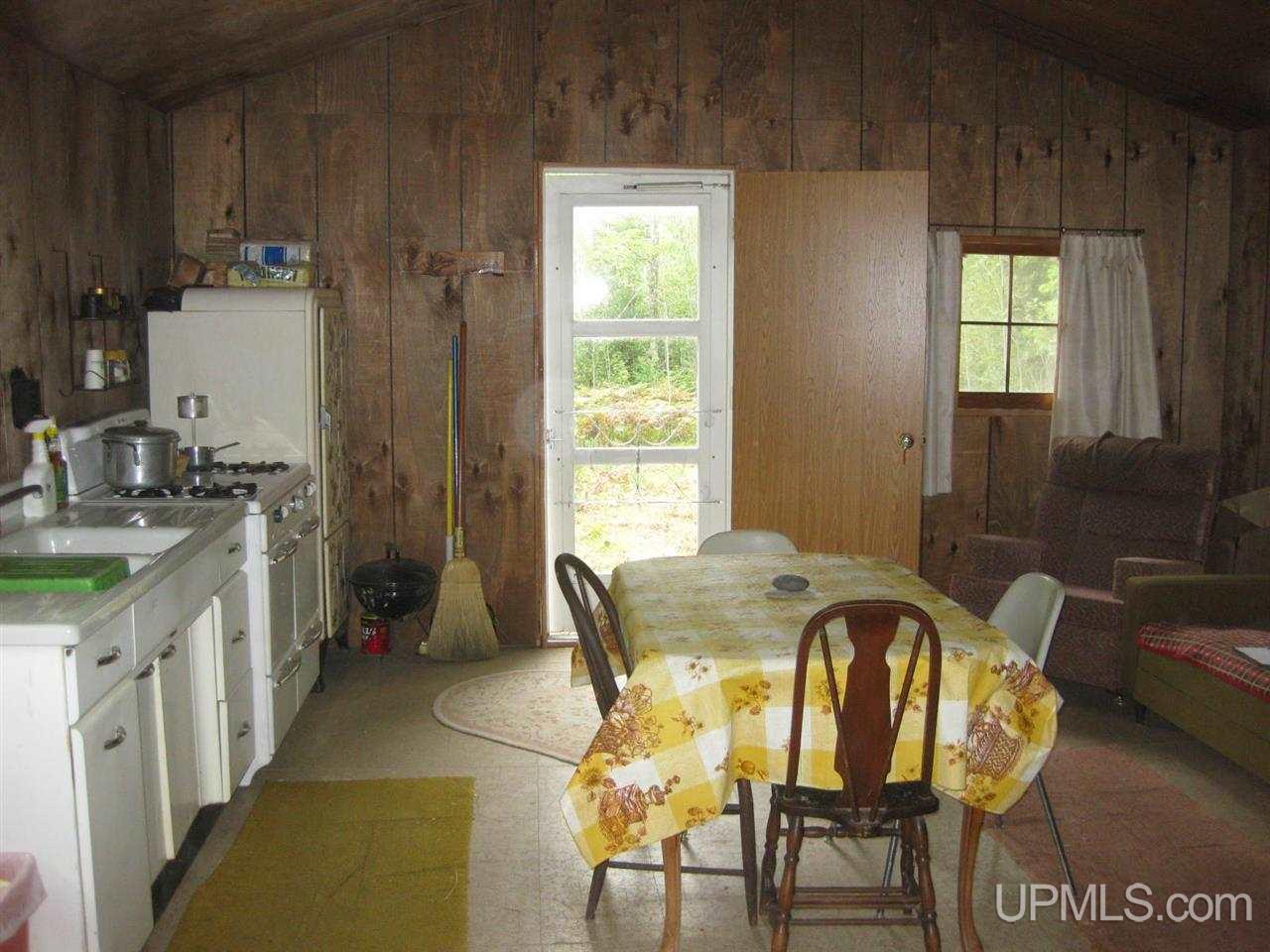 W7822 East Cataline Road Pembine, WI 54156 - Photo 7 of 15 Gallery Image 7