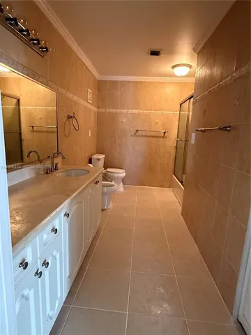 $514,000 | 3855 Estepona Avenue, Unit 10D1, Doral, FL 33178
