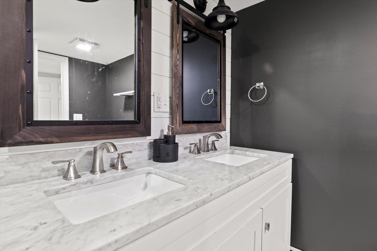 683 Water Street Bennington, VT 05257 - Photo 11 of 38