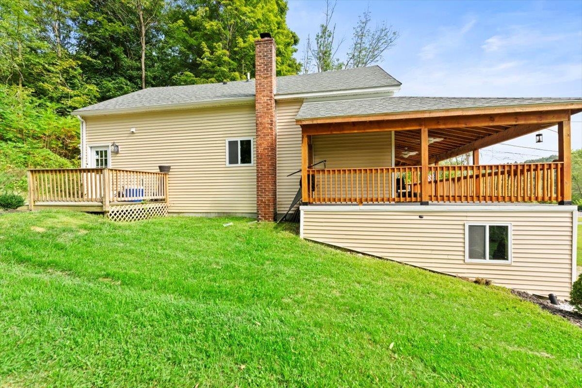 683 Water Street Bennington, VT 05257 - Photo 2 of 38