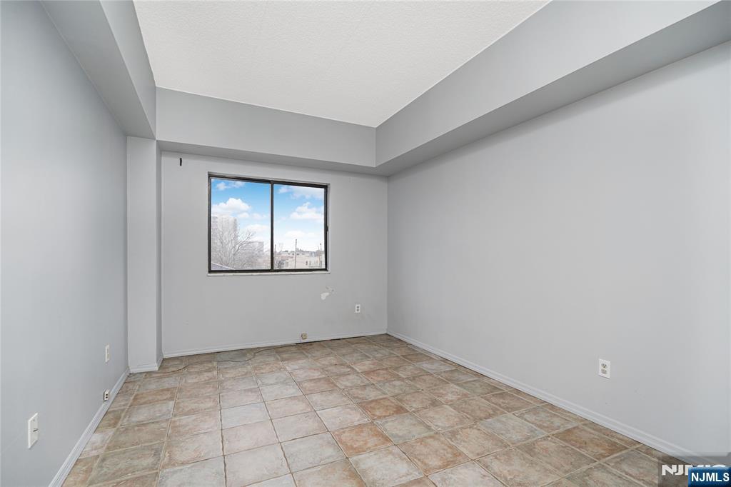 390 Gorge Road, Unit 402 Cliffside Park, NJ 07010 - Photo 17 of 25