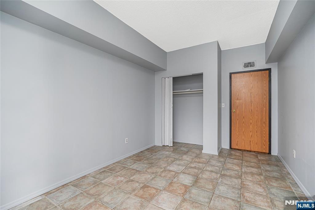 390 Gorge Road, Unit 402 Cliffside Park, NJ 07010 - Photo 19 of 25