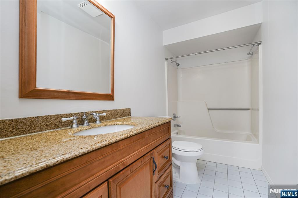 390 Gorge Road, Unit 402 Cliffside Park, NJ 07010 - Photo 21 of 25