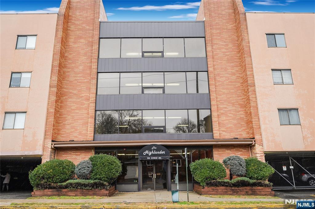 390 Gorge Road, Unit 402 Cliffside Park, NJ 07010 - Photo 24 of 25