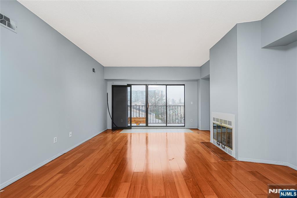 390 Gorge Road, Unit 402 Cliffside Park, NJ 07010 - Photo 8 of 25