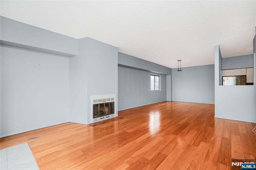 390 Gorge Road, Unit 402 Cliffside Park, NJ 07010 - Photo 10 of 25