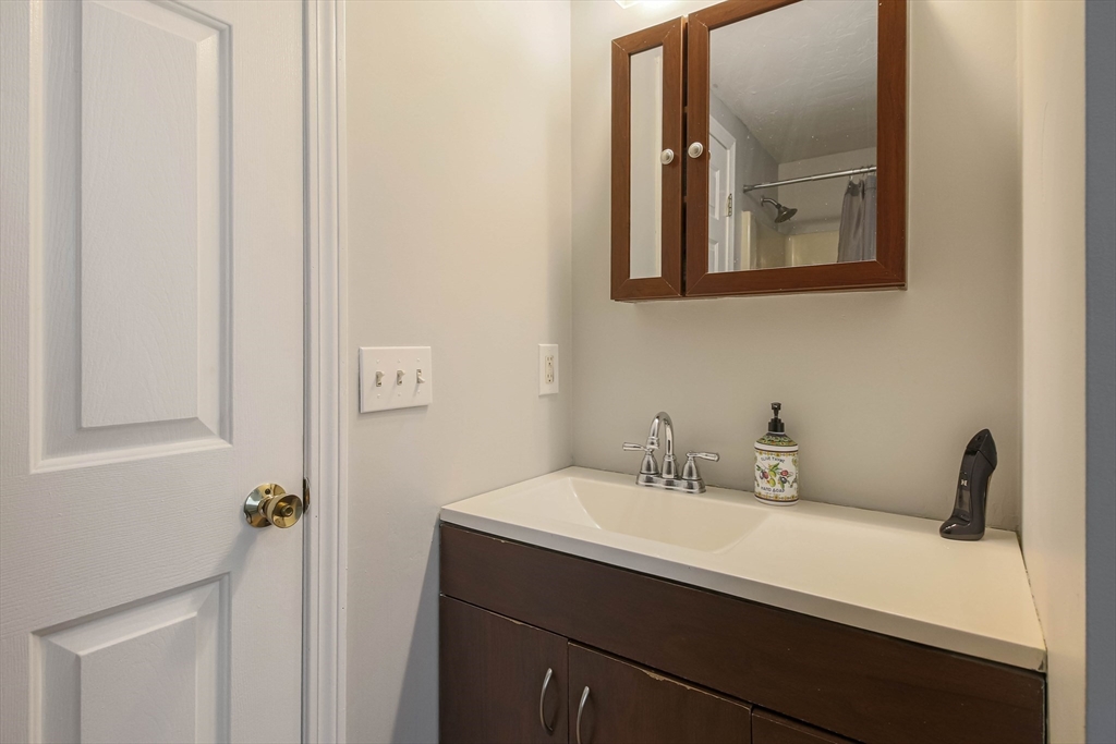 9 Center Road Dudley, MA 01571 - Photo 25 of 41 Gallery Image 25