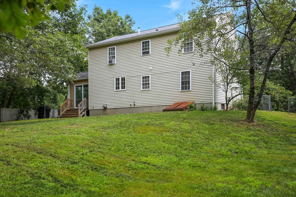 9 Center Road Dudley, MA 01571 - Photo 5 of 41 Gallery Image 5