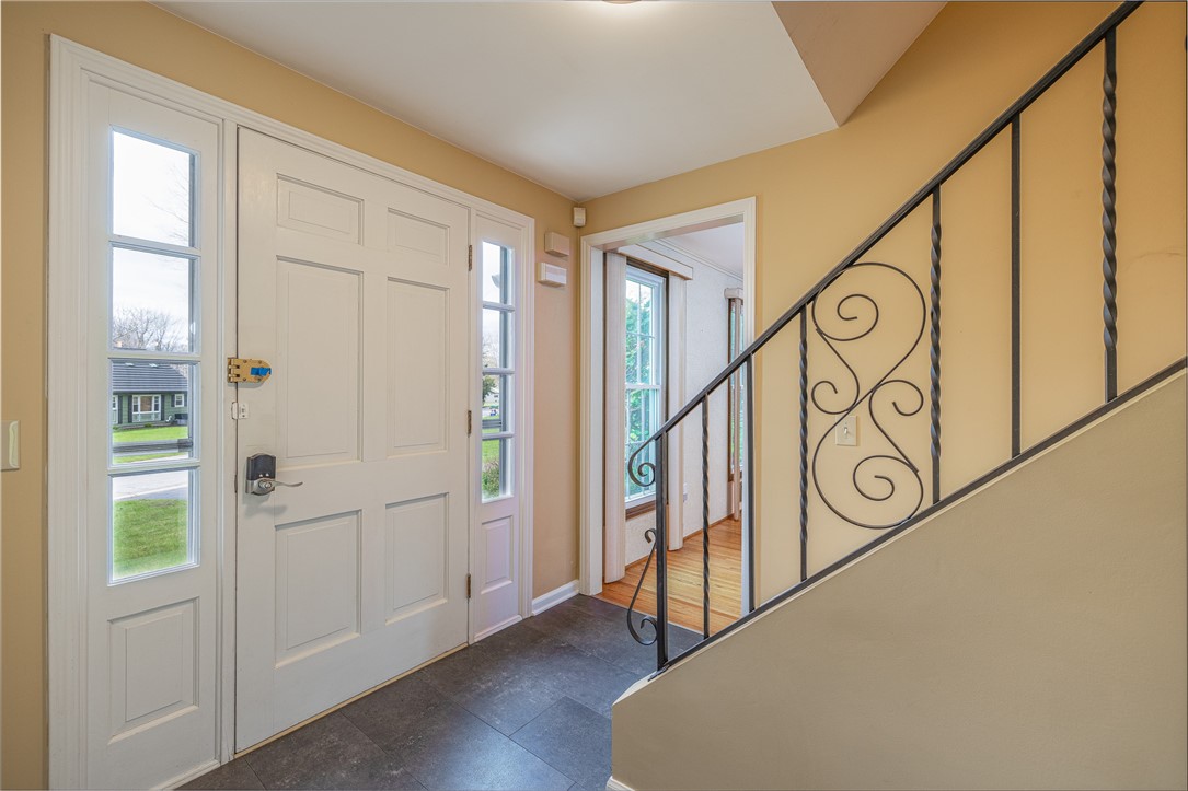 75 Parkwood Avenue Rochester, NY 14620 - Photo 3 of 28