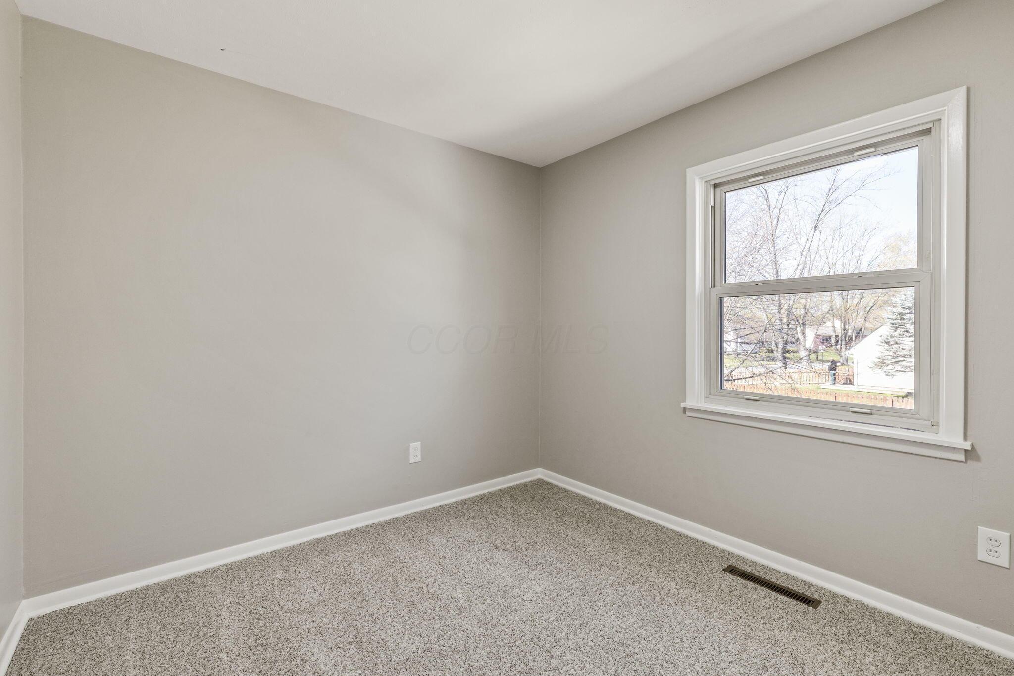 1494 Country Club Road Columbus, OH 43227 - Photo 14 of 25 2025-4-17 1494 Country Club Rd 042