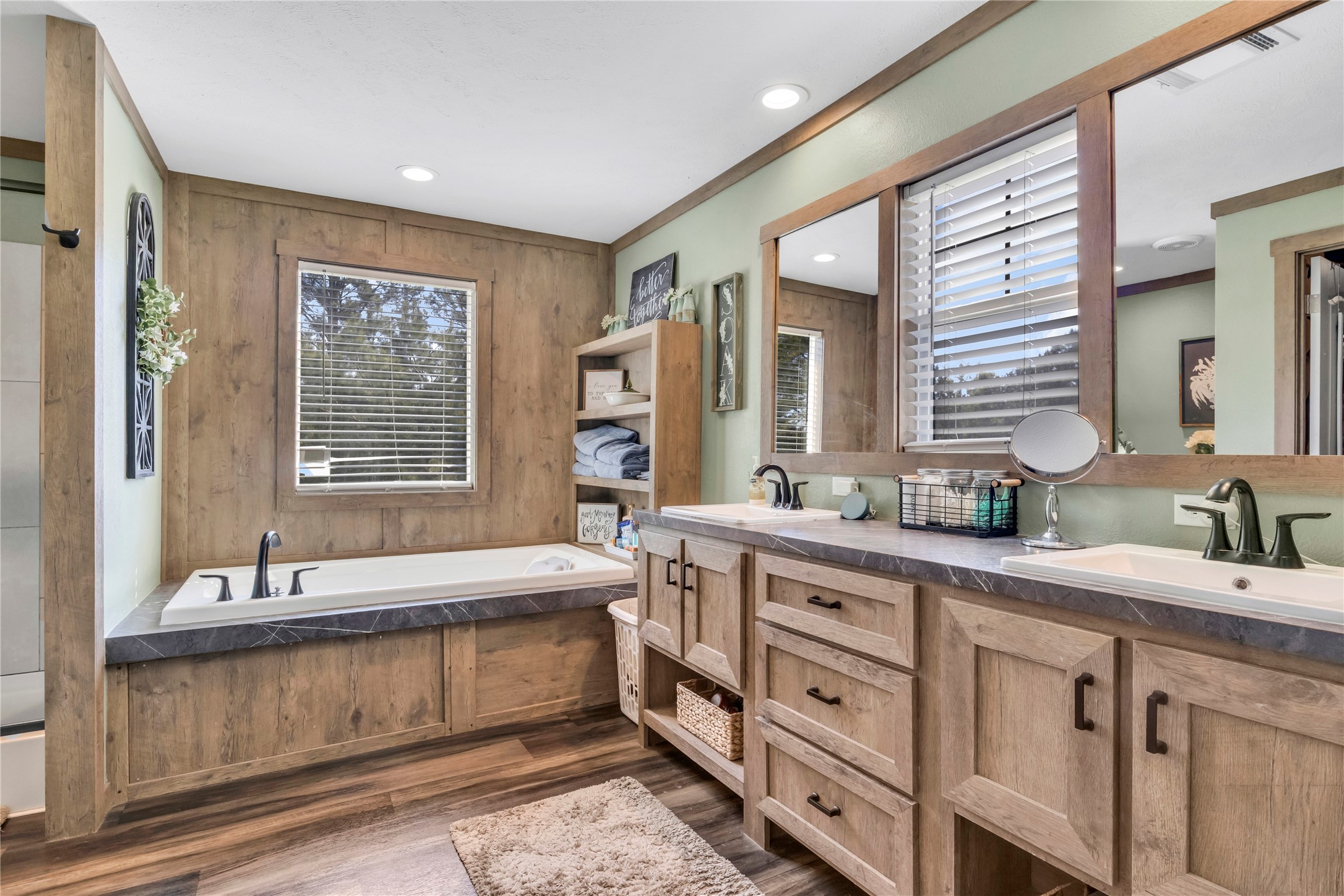 511 Denson Reed Road Cleveland, TX 77328 - Photo 17 of 42 Primary Bath with Soaking Tub & Double Sinks