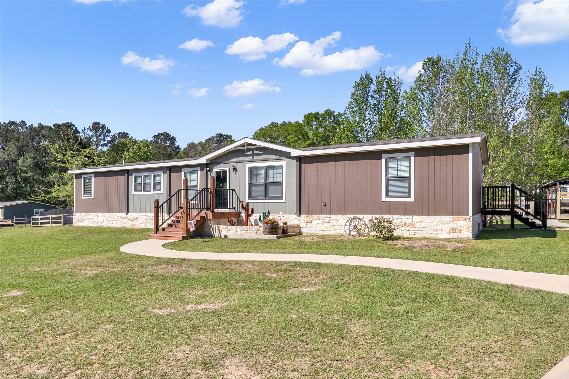 511 Denson Reed Road Cleveland, TX 77328 - Photo 4 of 42
