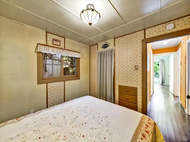 a view of a pathway of a house