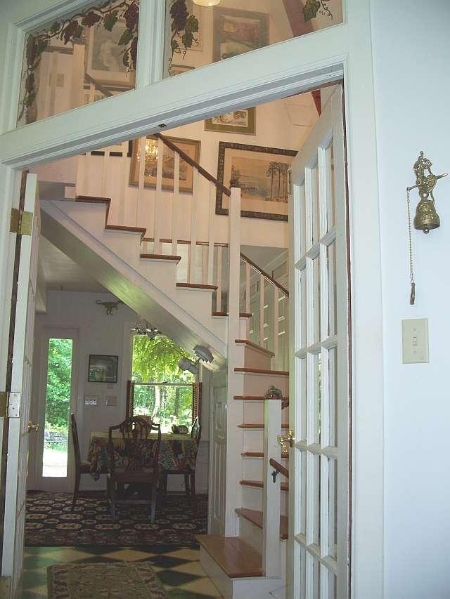 5836 Jeters Chapel Road Vinton, VA 24179 - Photo 15 of 35 Staircase