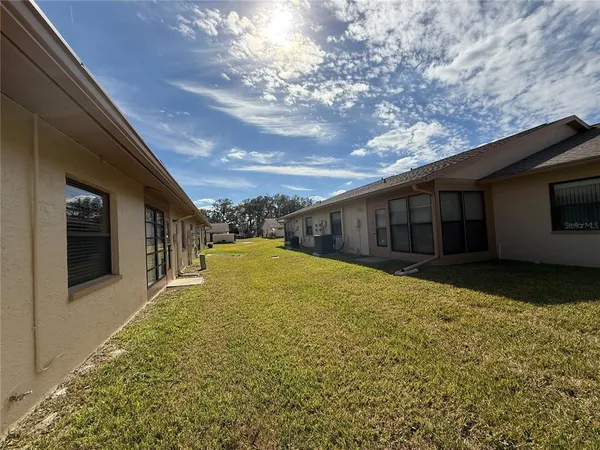$1,800 | 38350 Ironwood Place, Unit 5, Zephyrhills, FL 33542