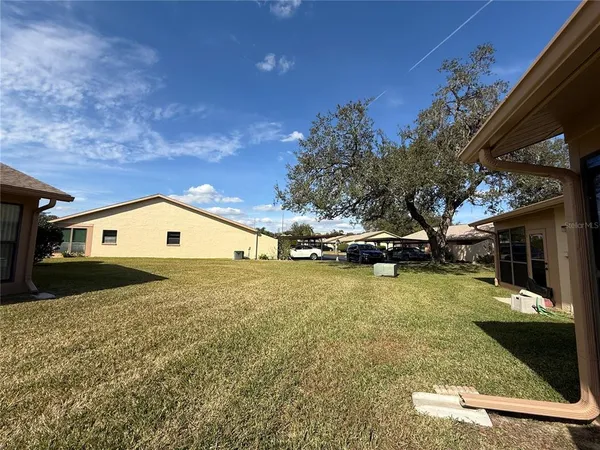 $1,800 | 38350 Ironwood Place, Unit 5, Zephyrhills, FL 33542