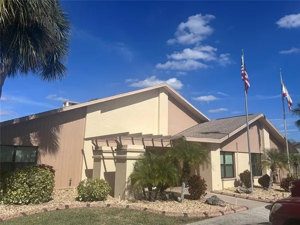 $1,800 | 38350 Ironwood Place, Unit 5, Zephyrhills, FL 33542