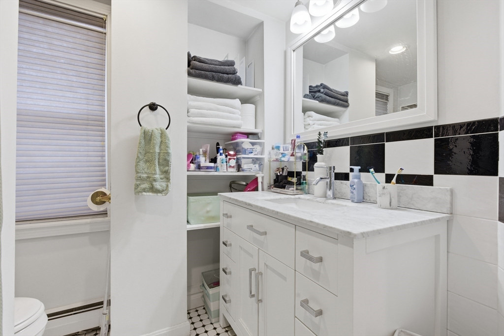 245 West Fifth Street, Unit 4 Boston, MA 02127 - Photo 16 of 27