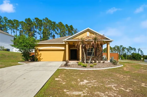 $450,000 | 202 Colonial Pine Lane, Minneola, FL 34715