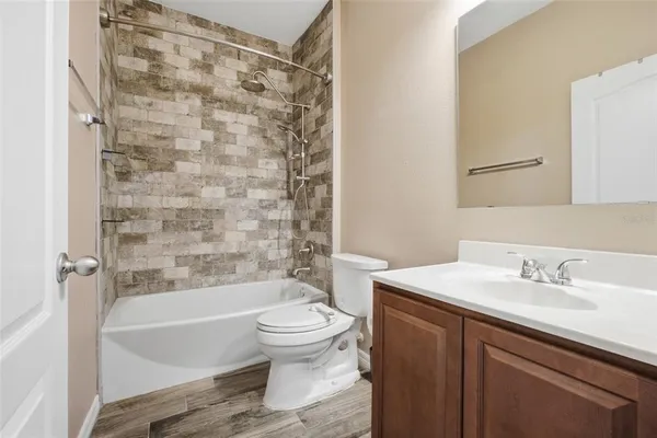 $450,000 | 202 Colonial Pine Lane, Minneola, FL 34715