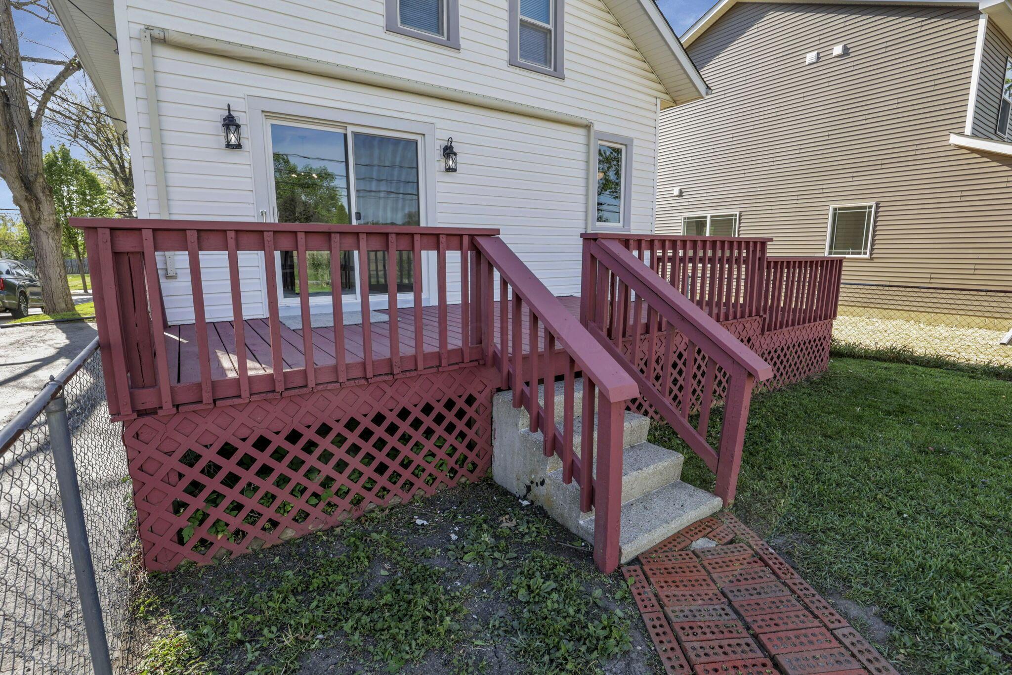 800 South Yearling Road Columbus, OH 43213 - Photo 46 of 57 Deck