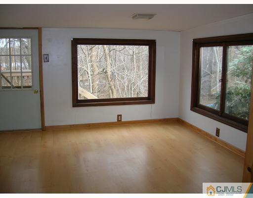 28 Brookside Road Spotswood, NJ 08884 - Photo 3 of 10