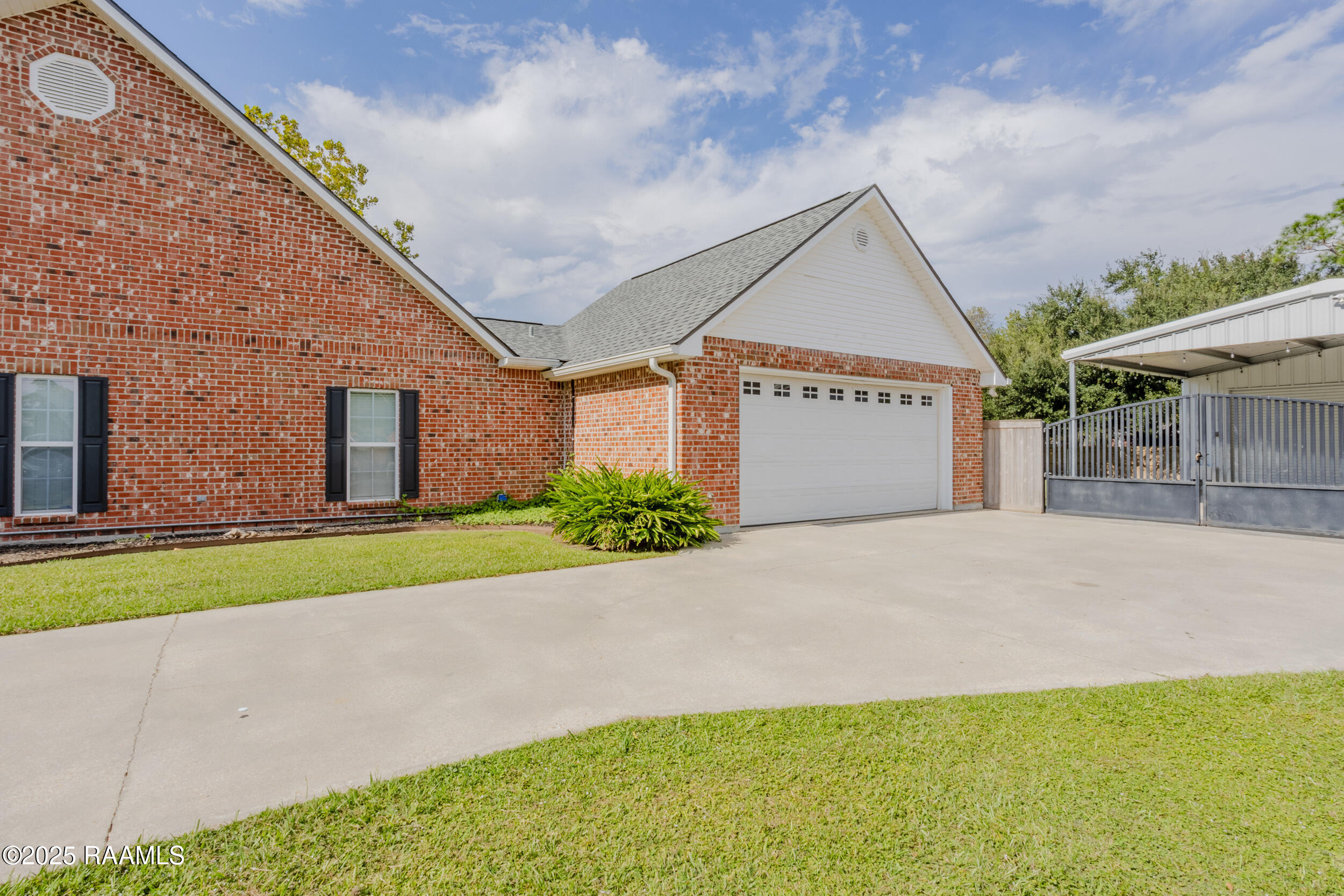 660 South Broadway Street Church Point, LA 70525 - Photo 28 of 34 Garage