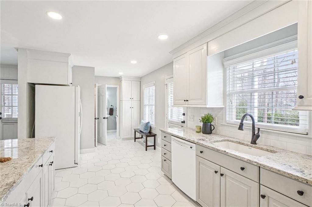 1412 Hobbs Road Greensboro, NC 27408 - Photo 9 of 47 LOVE all the natural Light!