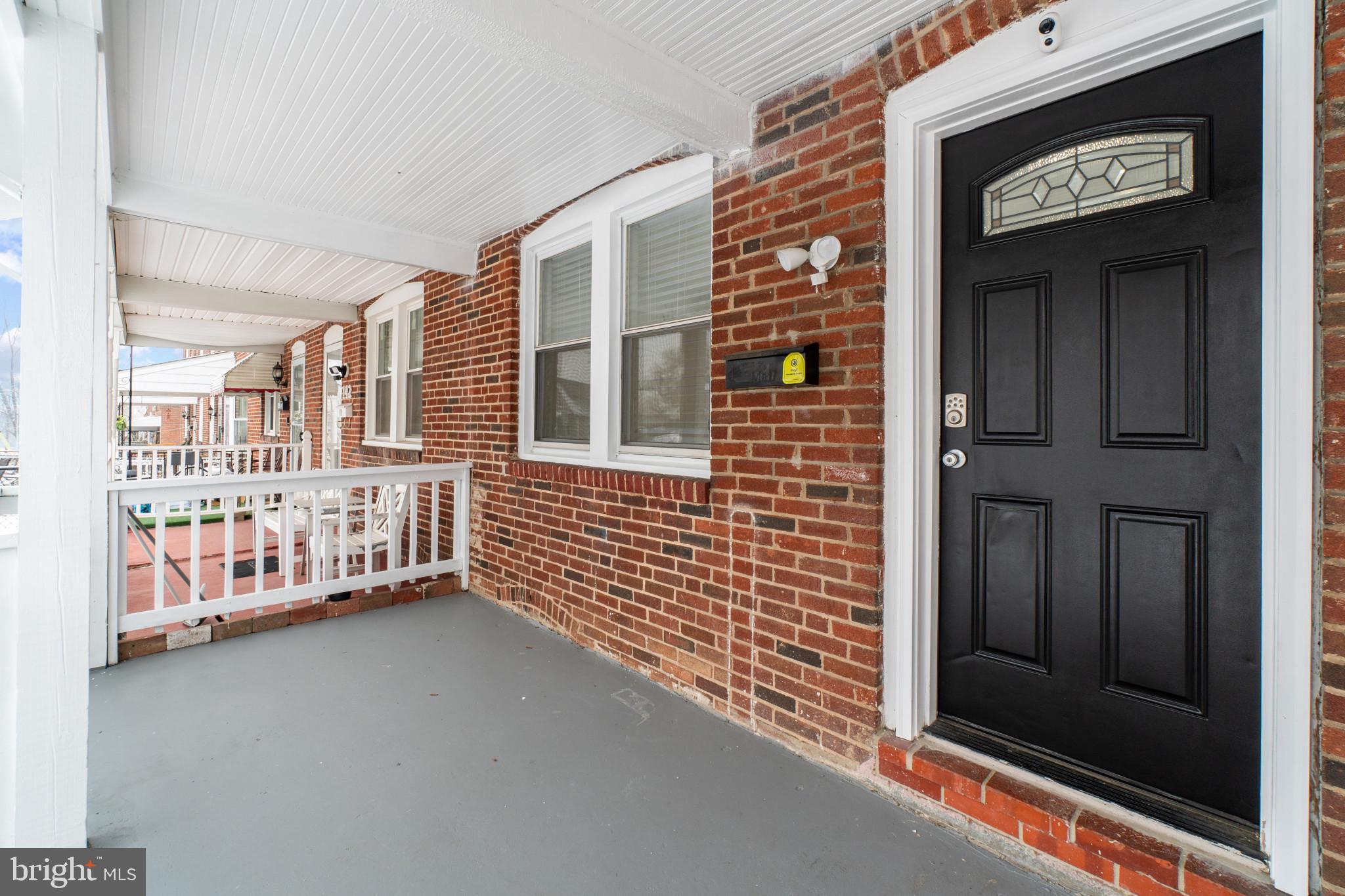 140 West Edgevale Road Brooklyn, MD 21225 - Photo 2 of 30 Warm, welcoming entrance