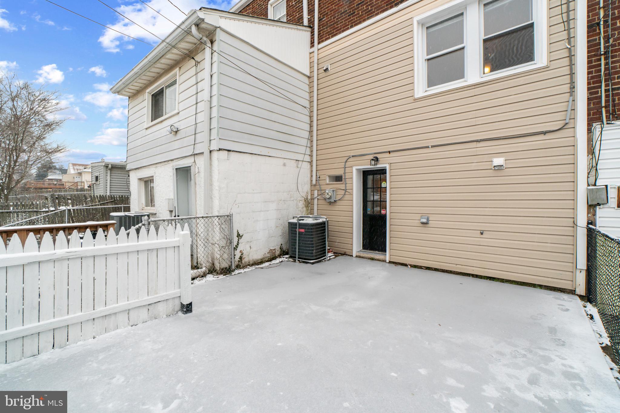 140 West Edgevale Road Brooklyn, MD 21225 - Photo 24 of 30 Private entrance to lower level