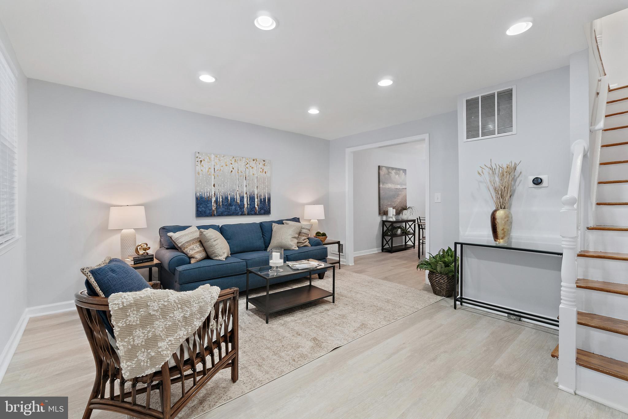 140 West Edgevale Road Brooklyn, MD 21225 - Photo 3 of 30 Bright, inviting living room