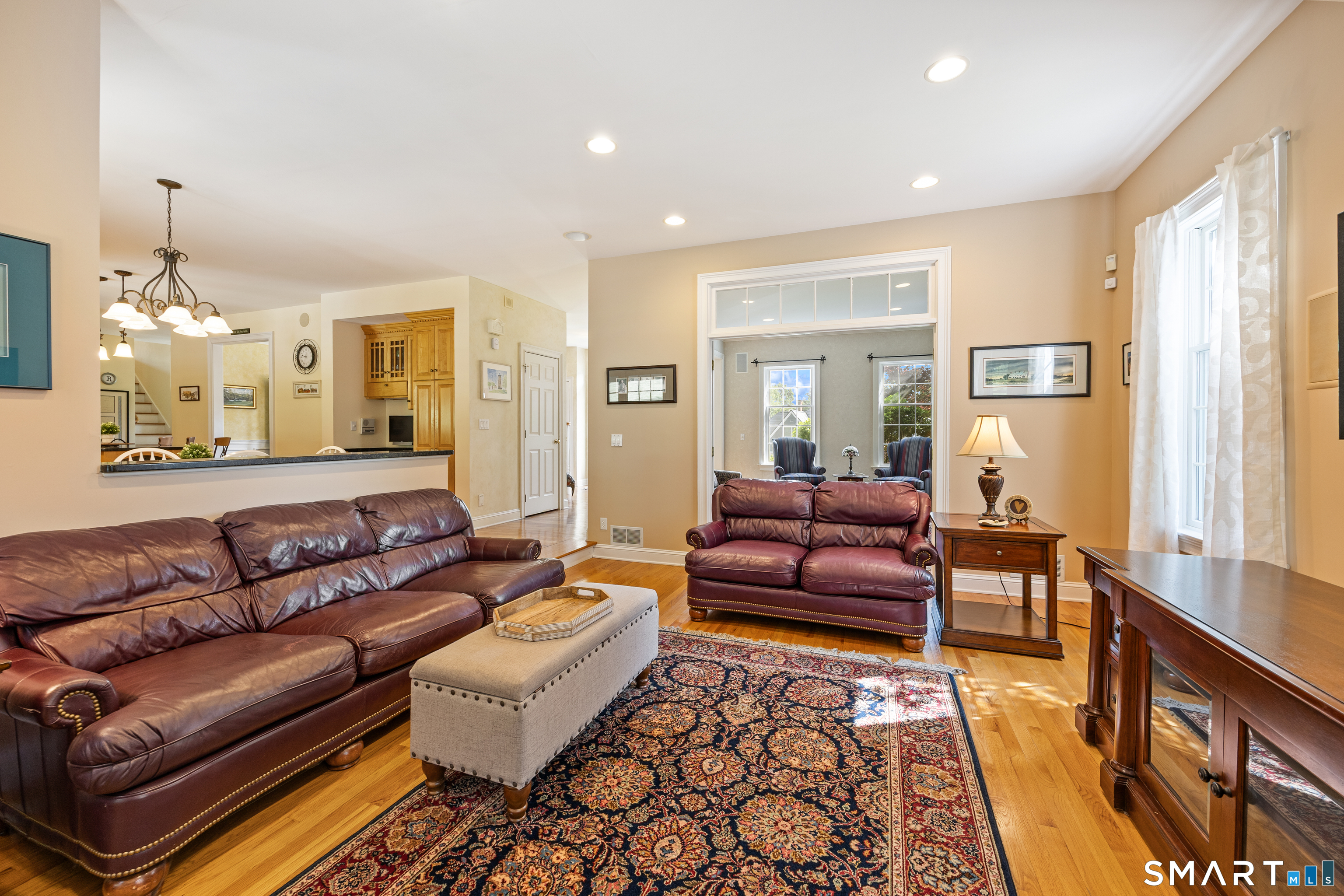 325 Westwood Road Bristol, CT 06010 - Photo 5 of 38