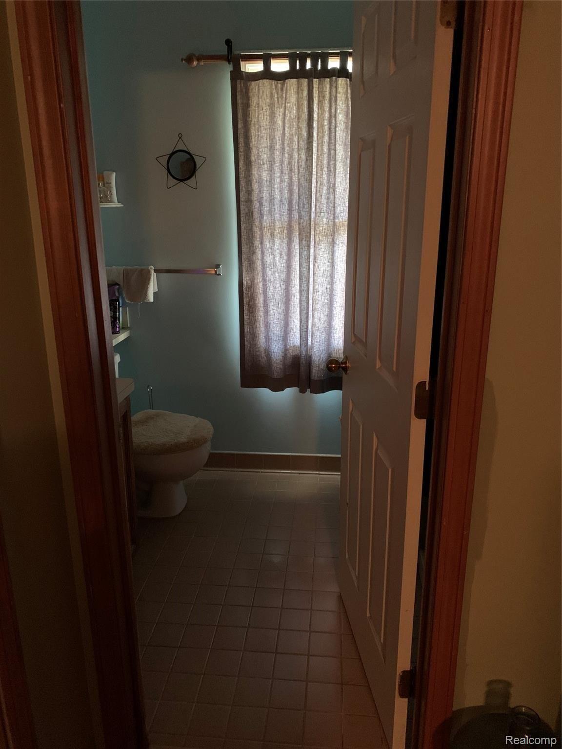 8912 McColl Road Brighton, MI 48116 - Photo 14 of 17 mccoll bath 2.jpeg